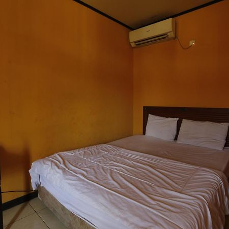 Oyo 93119 Guest House Leo Patra Muara Badak Экстерьер фото
