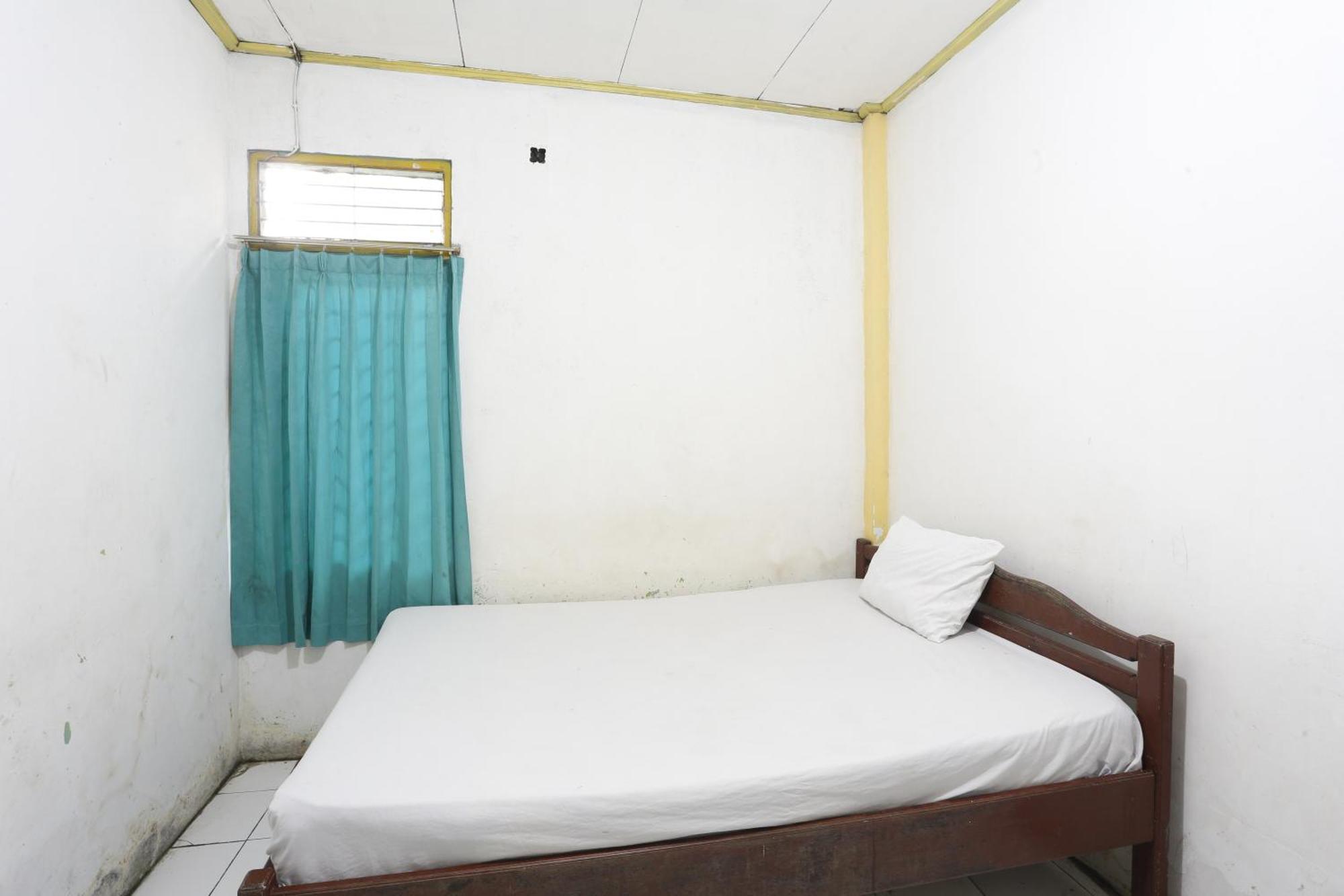 Oyo 93119 Guest House Leo Patra Muara Badak Экстерьер фото